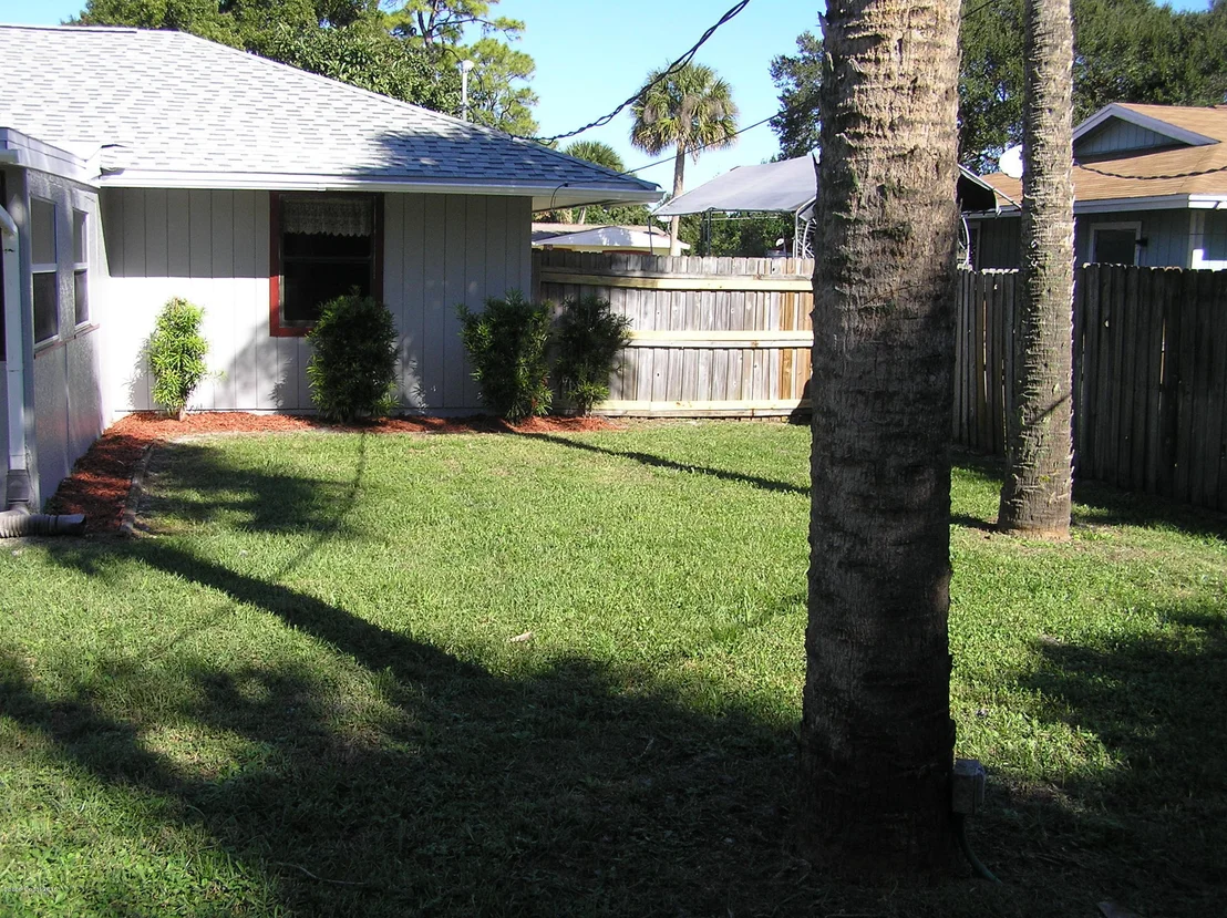 Photo of 1011 Hibiscus Street
