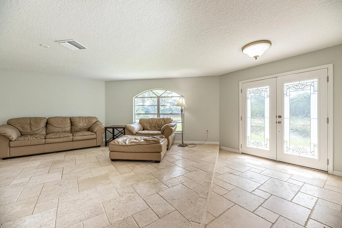 Photo of 4300 Pinewood Road