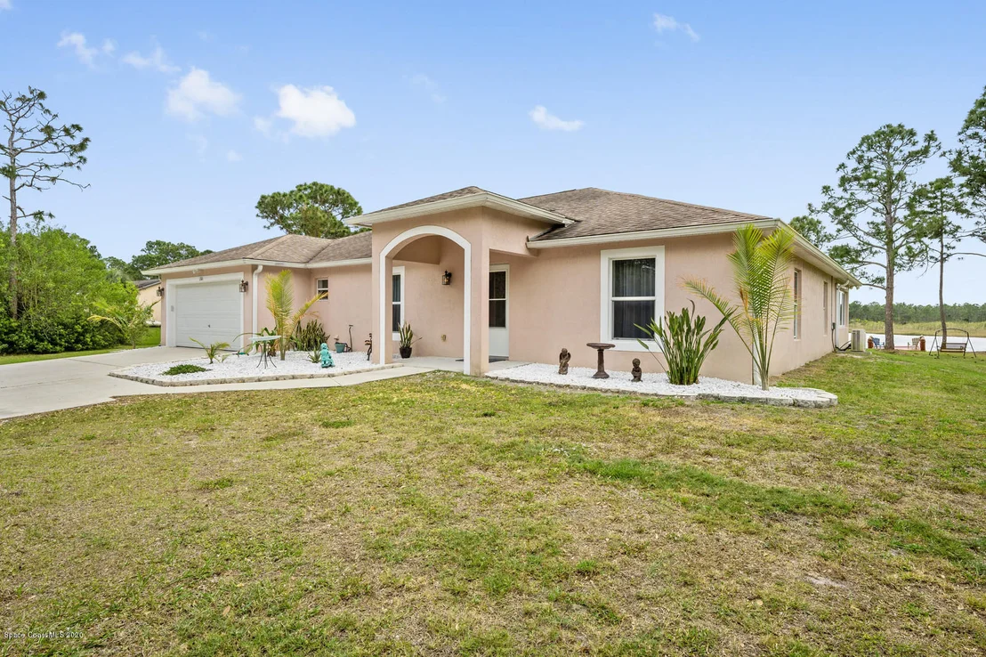 Photo of 1301 Grant Road