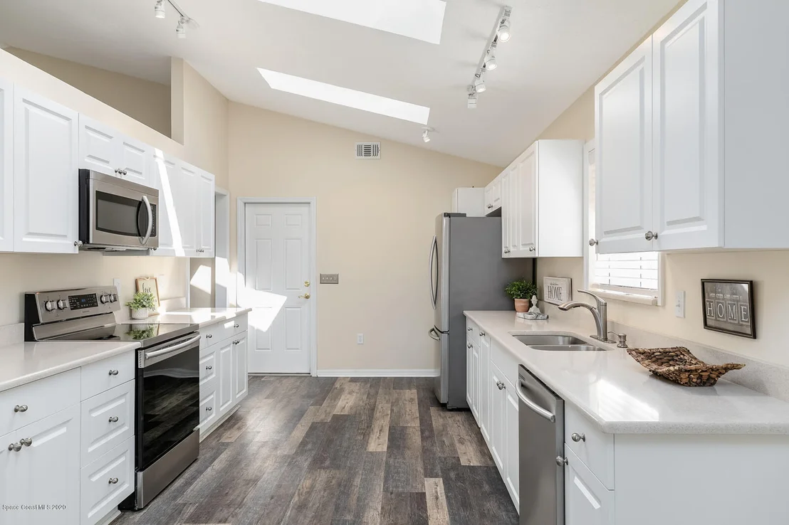 Photo of 1002 S Fork Circle