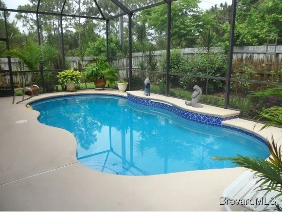 Photo of 310 NE Esterbrook