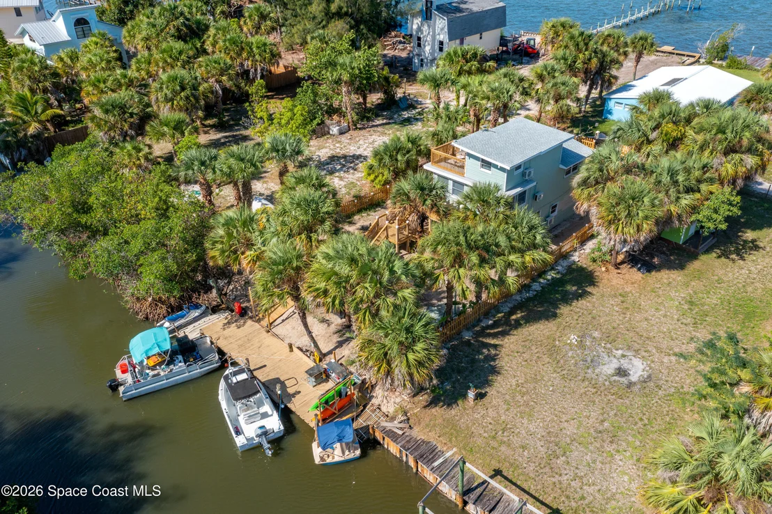 Photo of Unit B at 47 Vip Island