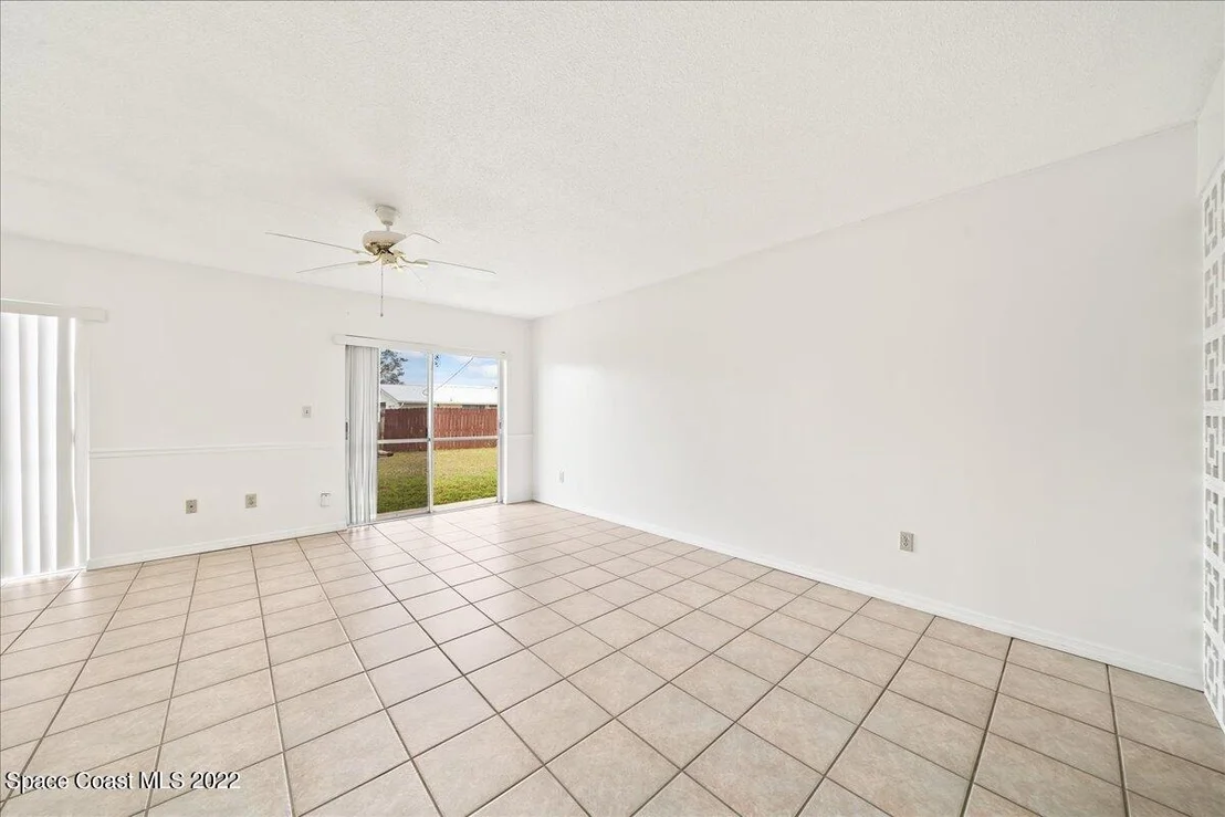 Photo of 752 Bianca Drive NE