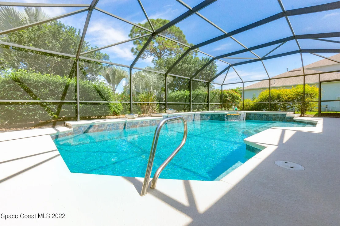 Photo of 2732 Englewood Drive
