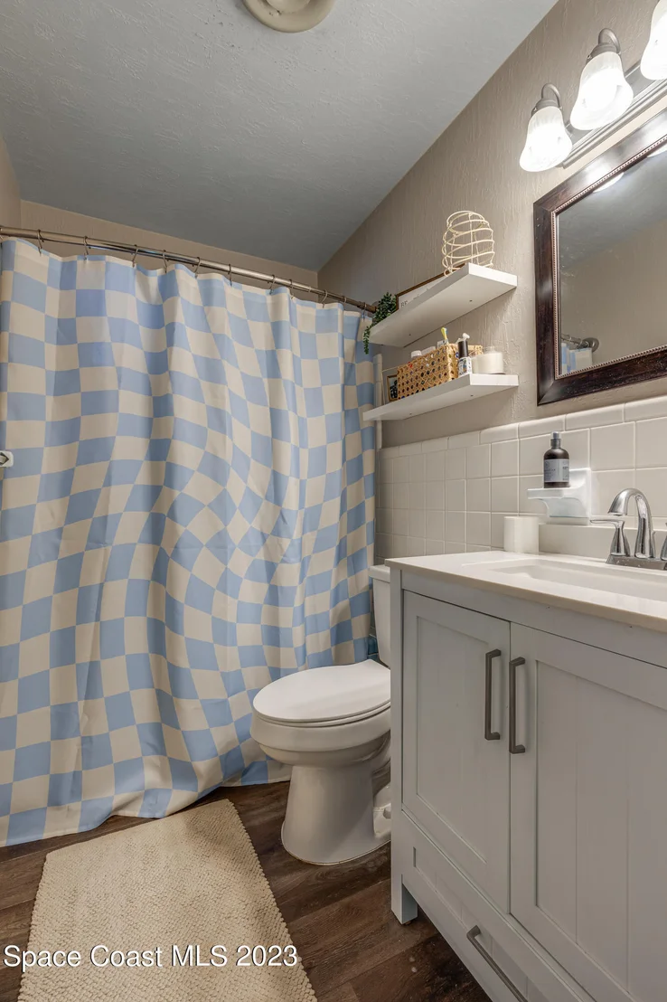 Photo of 160 Melaleuca Drive
