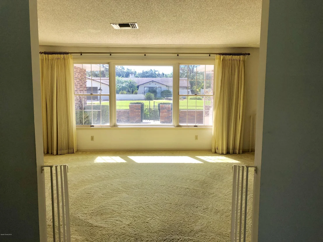 Photo of 1481 Meadowbrook Road NE