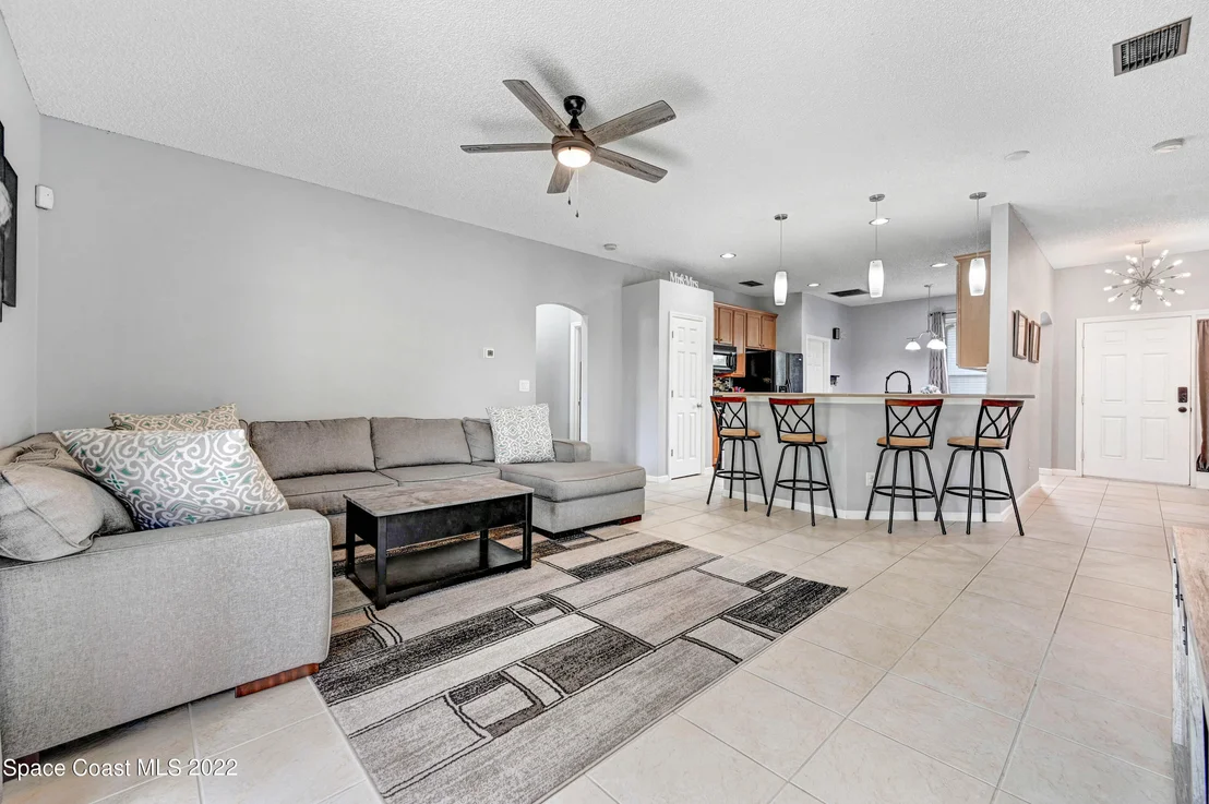 Photo of 880 Lyons Circle NW