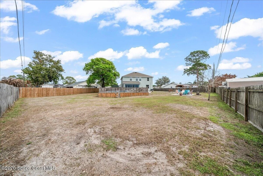 Photo of 800 Lyons Circle NW