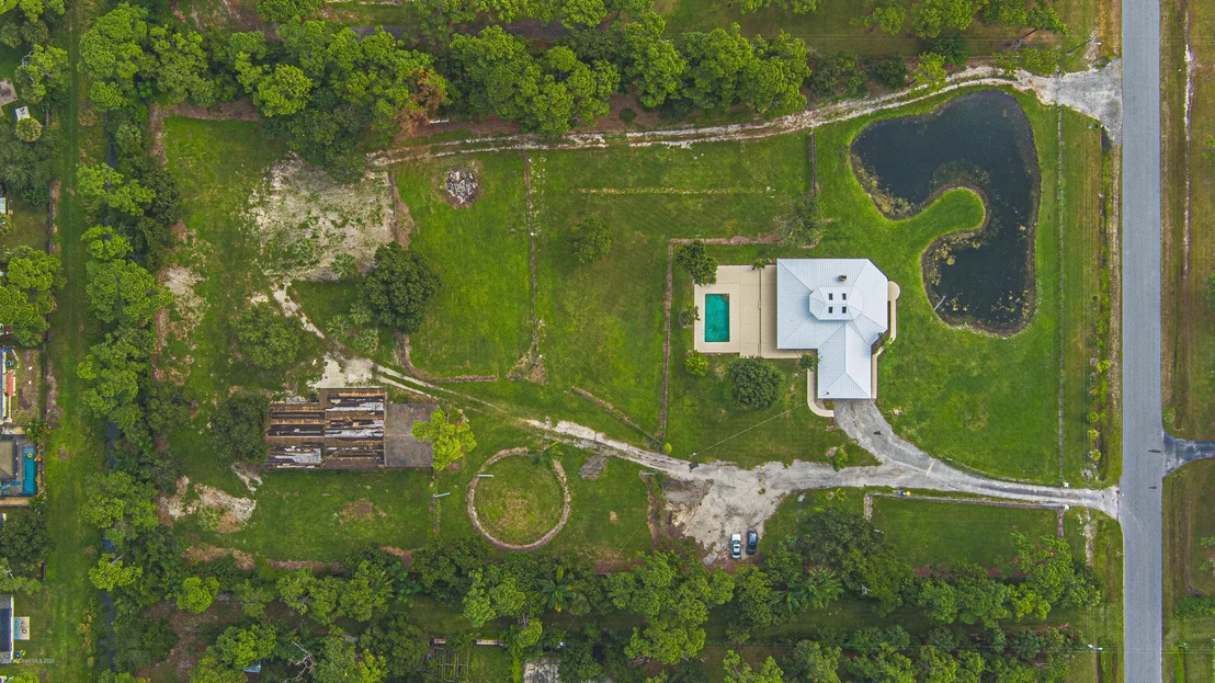 Photo of 4300 Pinewood Road