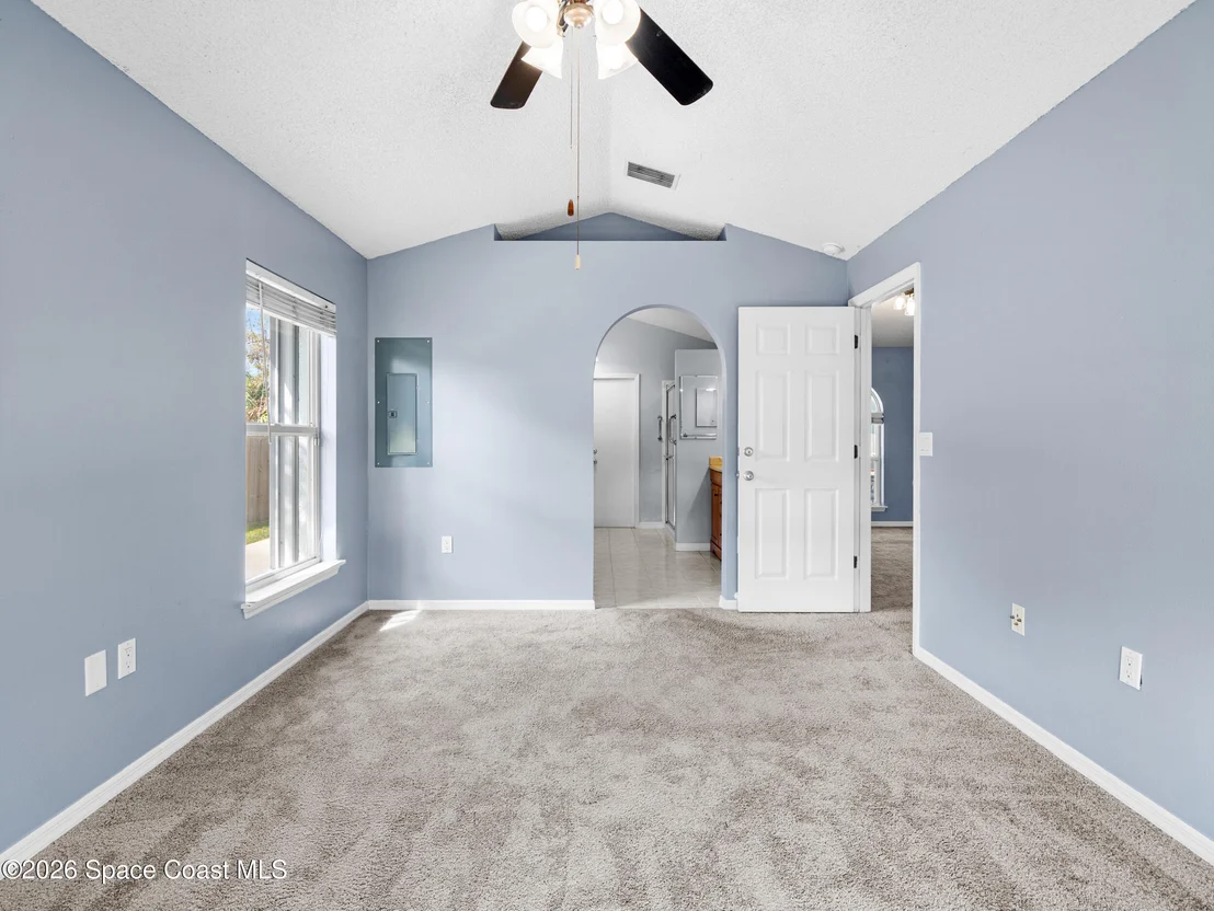 Photo of 1034 Webster Road SE