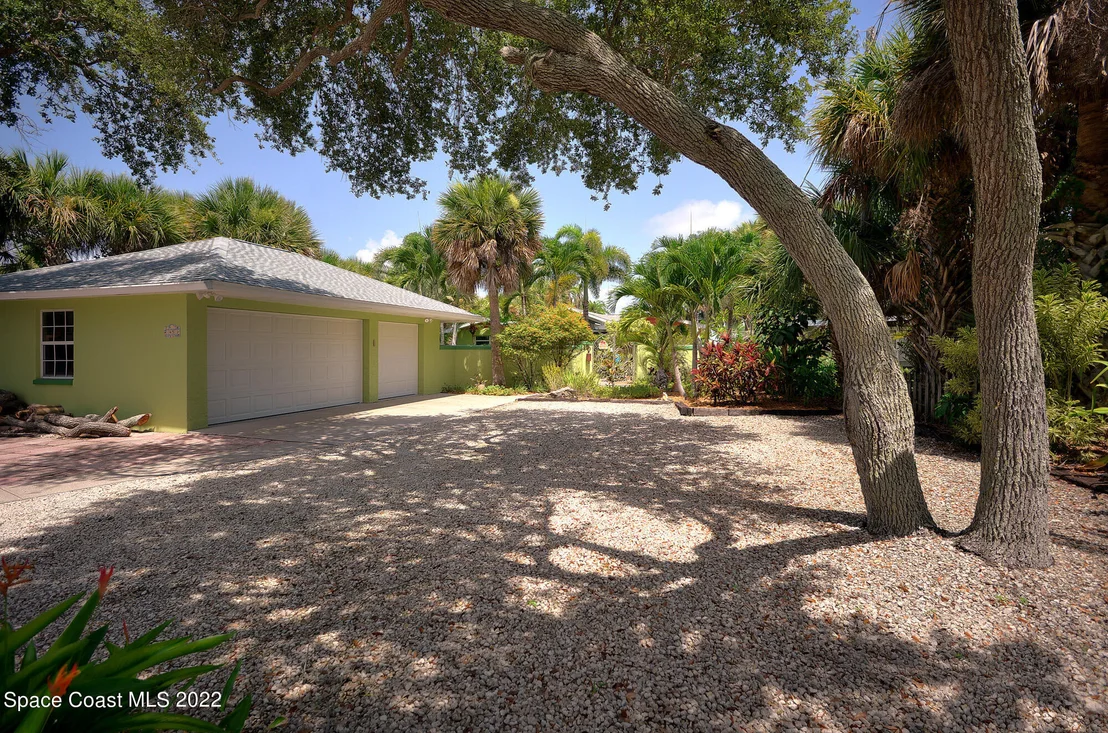 Photo of 45 W Bay Drive