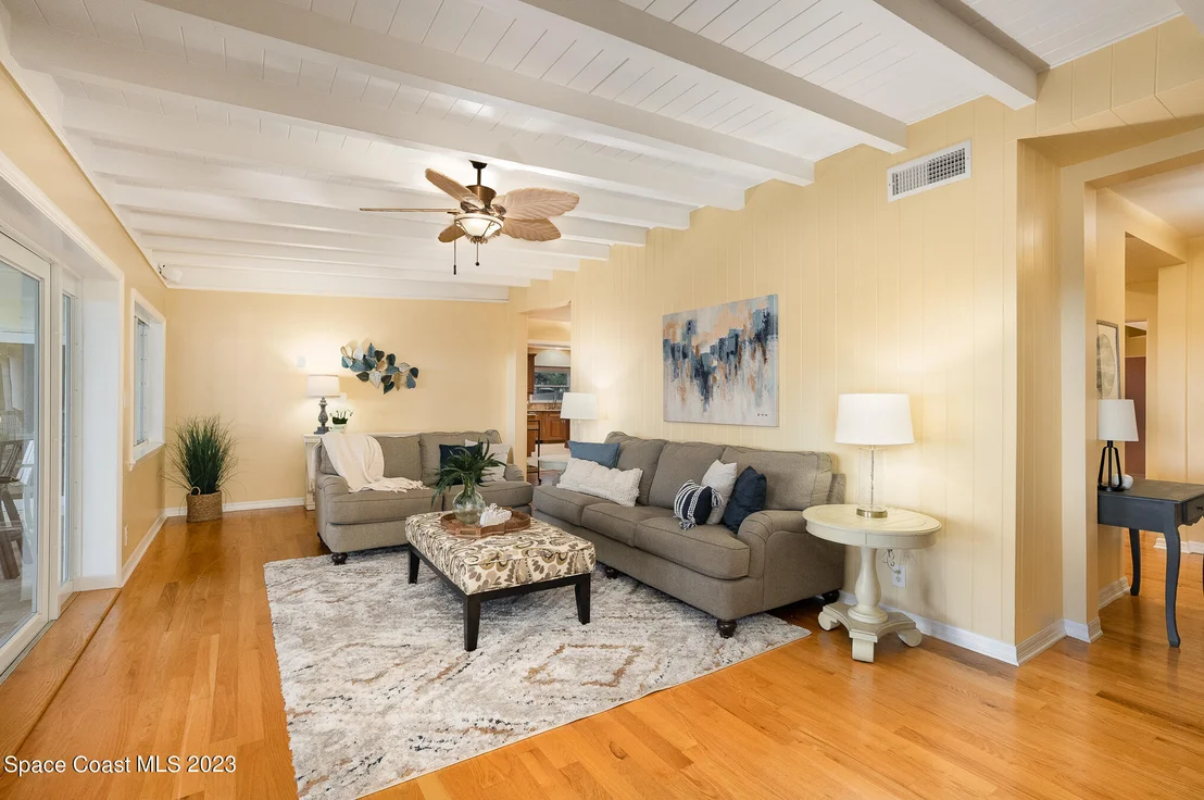 Photo of 1321 Pineapple Avenue