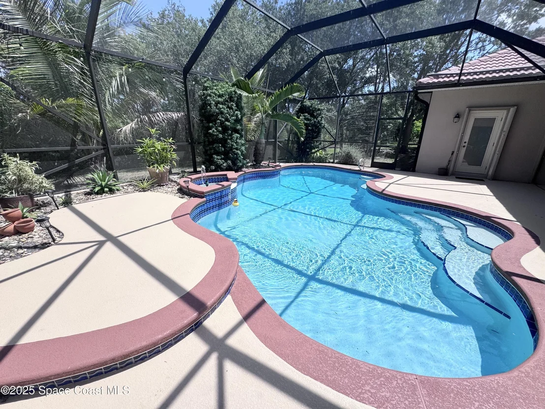 Photo of 4443 Long Lake Road