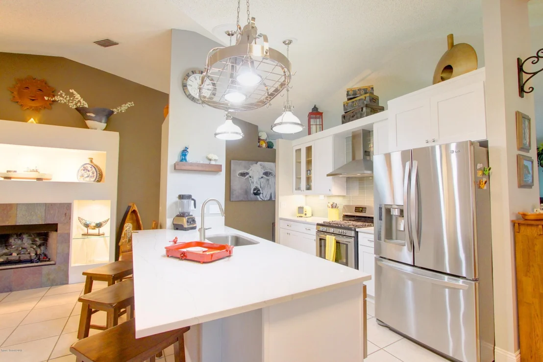 Photo of 1237 Lakeview Drive