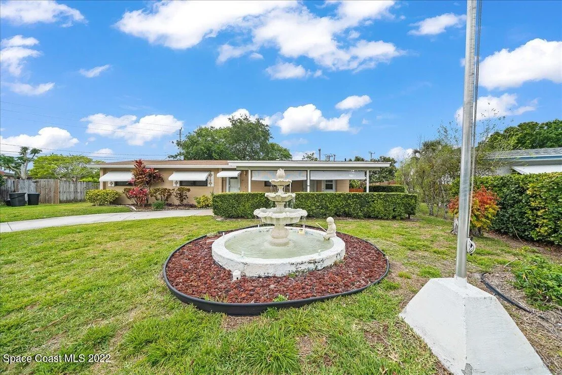 Photo of 926 Glenmore Circle