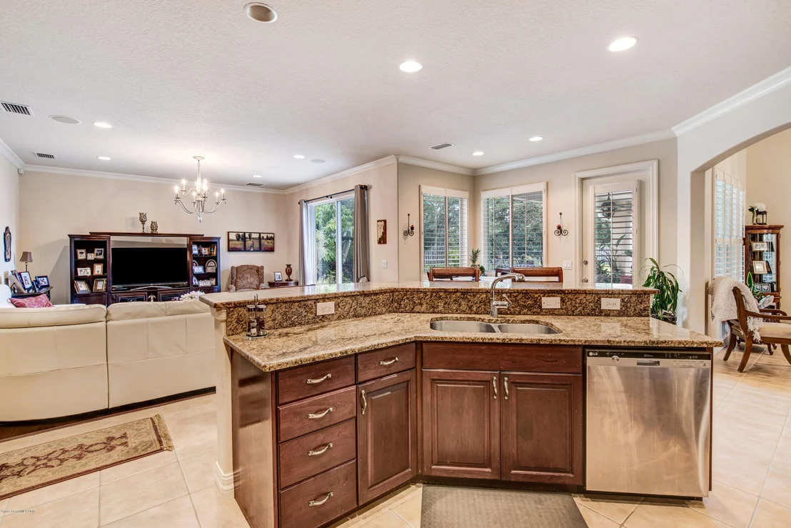 Photo of 2045 Botanica Circle