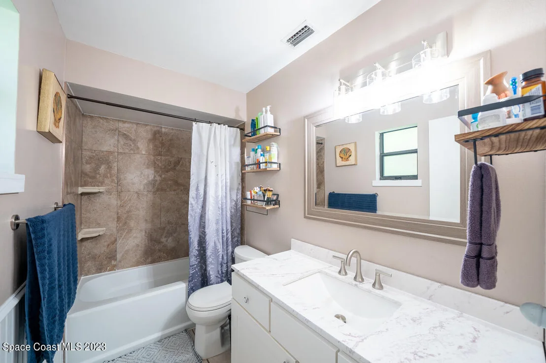 Photo of 4065 Oakland Street
