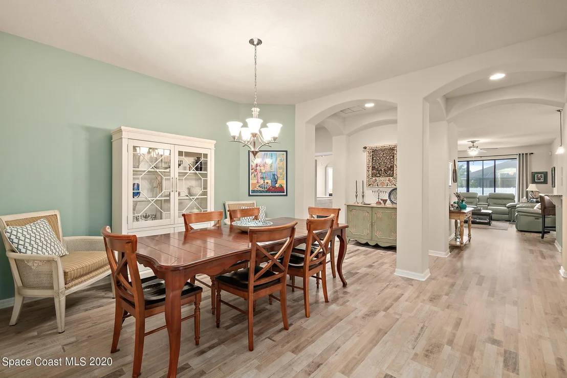 Photo of 968 Buckthorn Trail