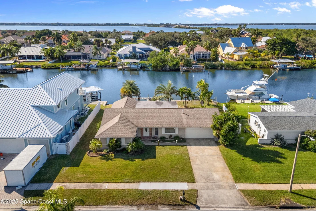 Photo of 406 Thrush Drive