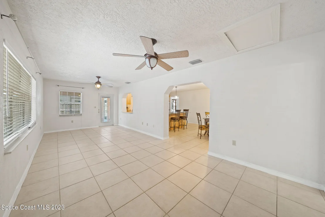 Photo of 863 Pelican Lane