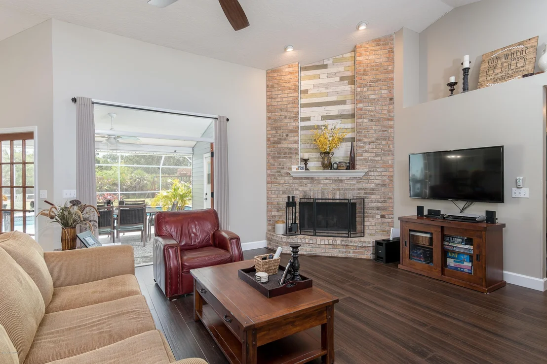 Photo of 4587 Canard Road
