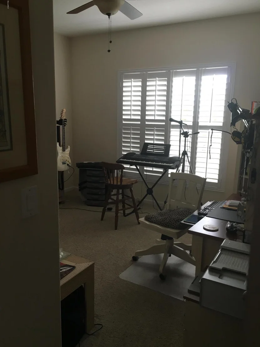 Photo of 337 SE Abernathy Circle