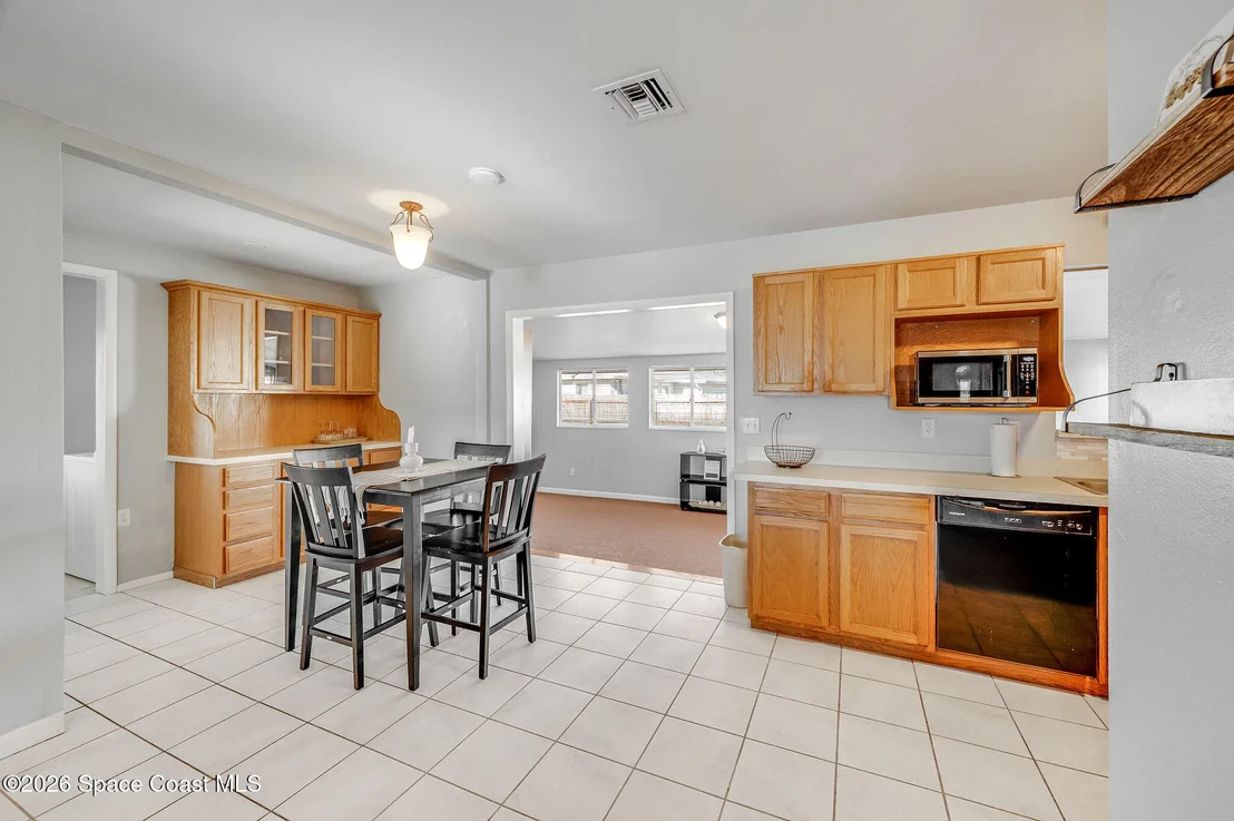 Photo of 995 Eyerly Lane NE