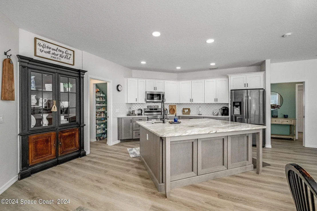 Photo of 1948 Windbrook Drive