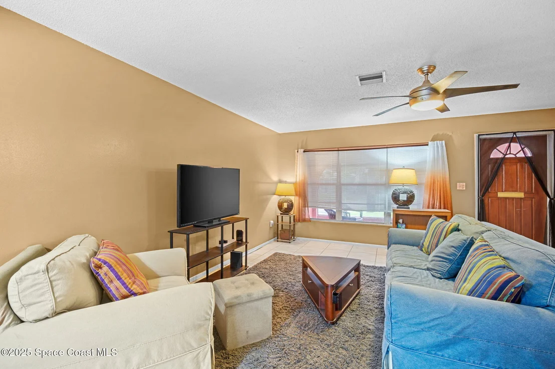 Photo of 1030 Cable Lane NE