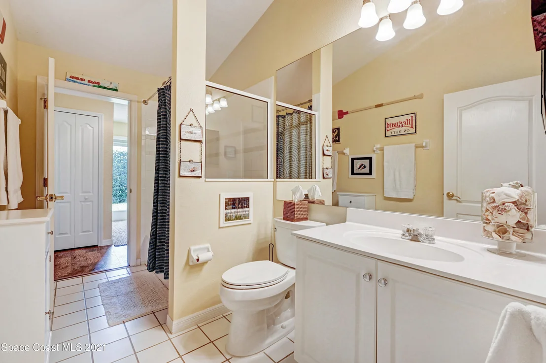 Photo of 992 Carriage Hill Road