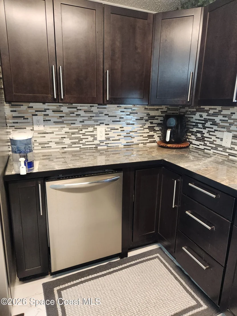 Photo of 2310 Coconut Palm Drive NE