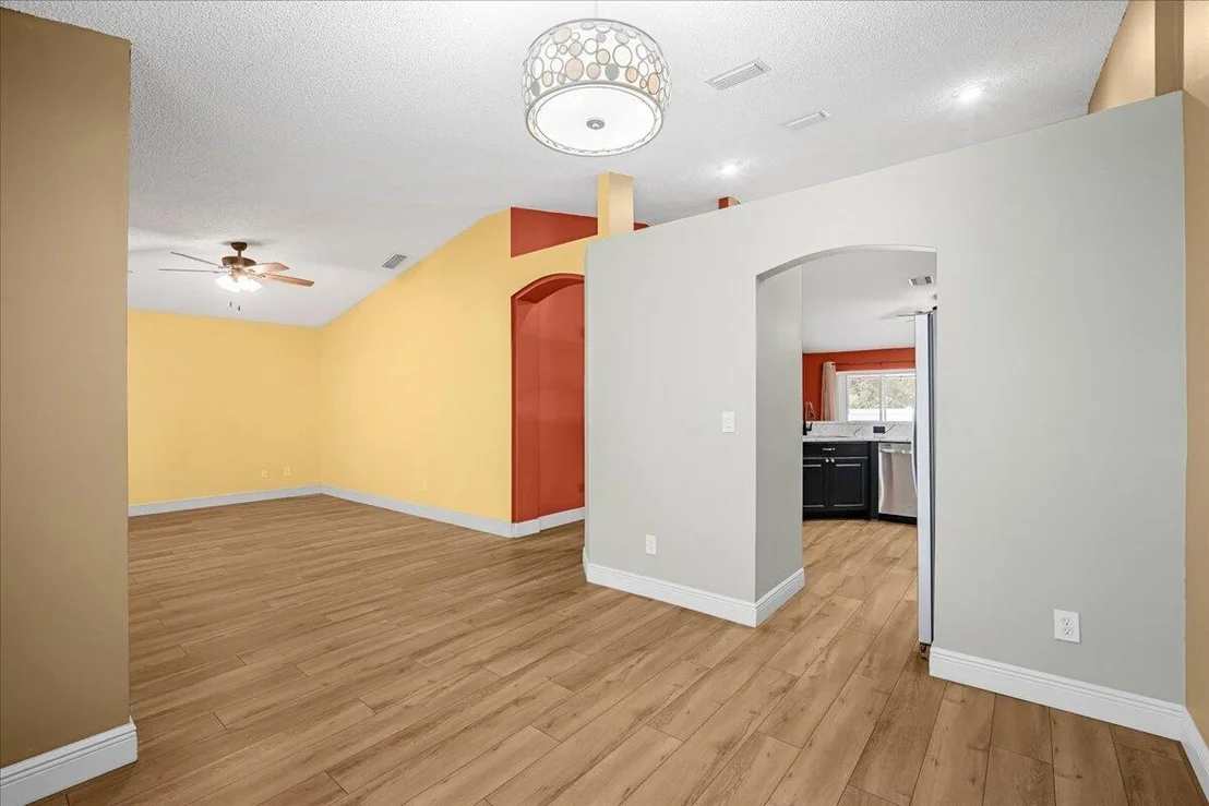 Photo of 6445 Ainsworth Road