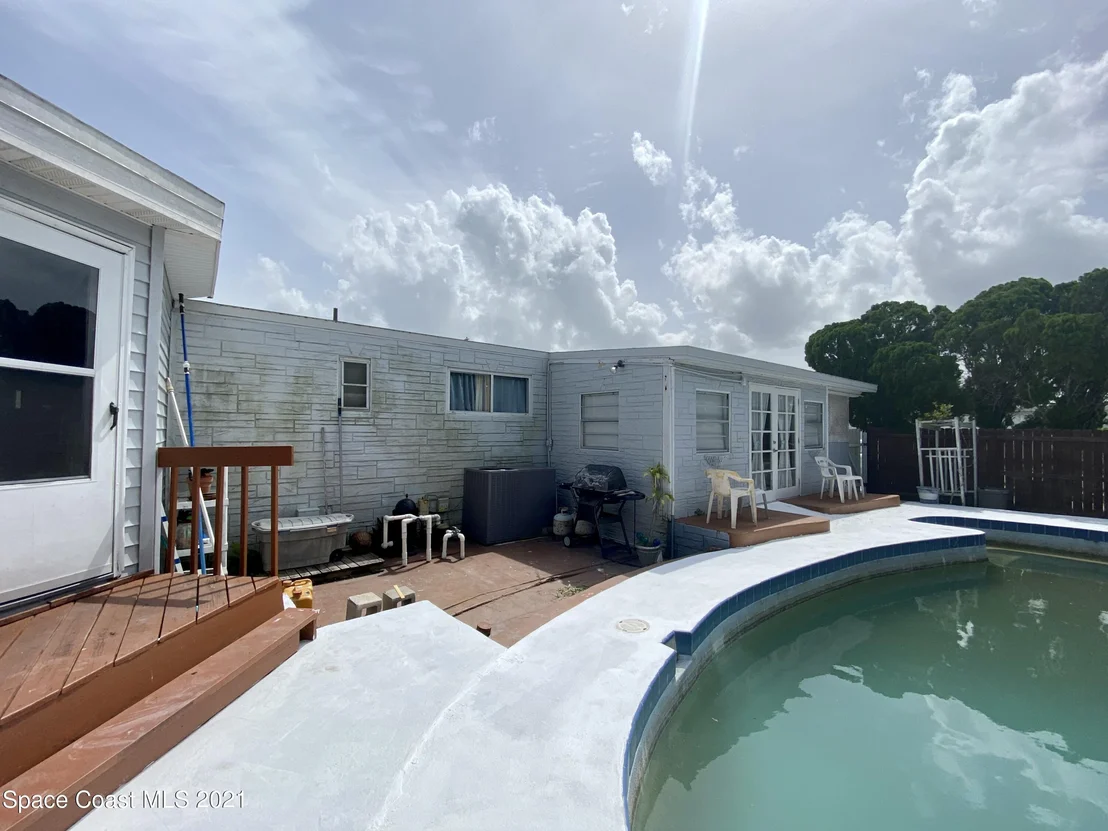 Photo of 1867 Seagrape Street NE