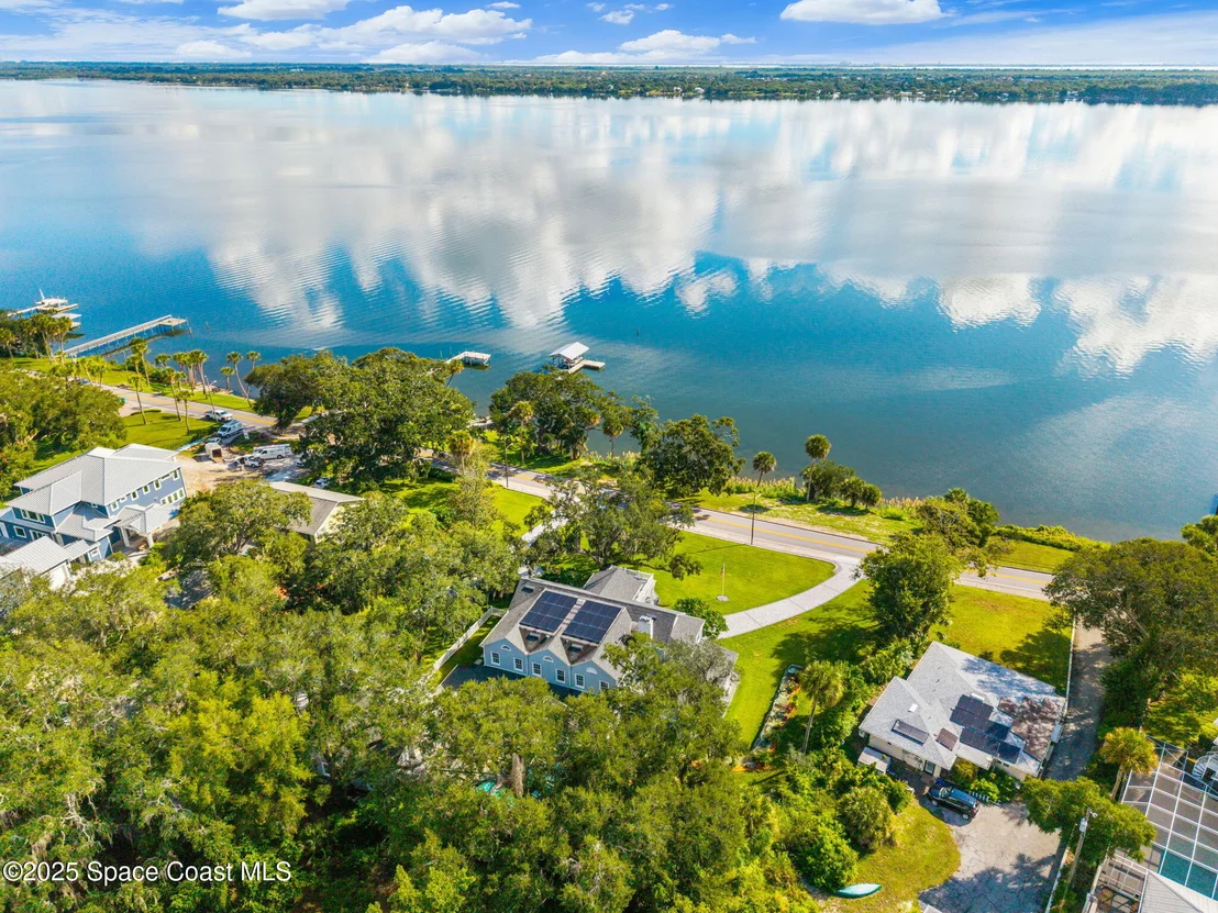 Photo of 875 N Indian River Drive