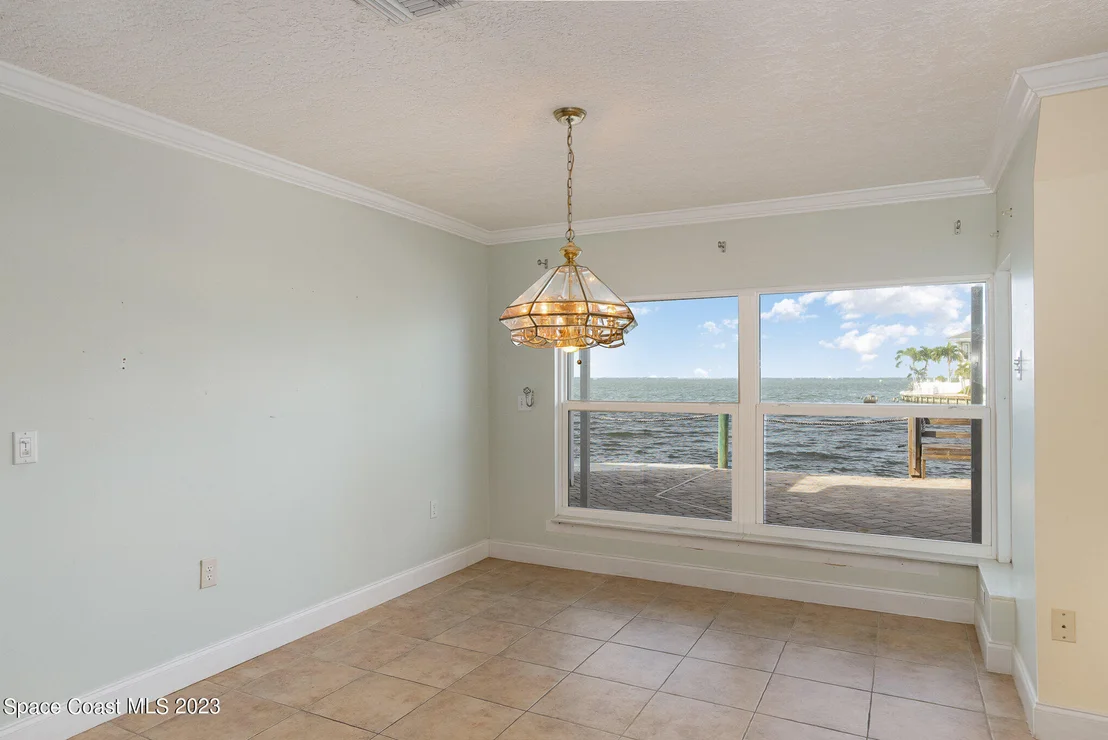 Photo of 472 Carmine Drive