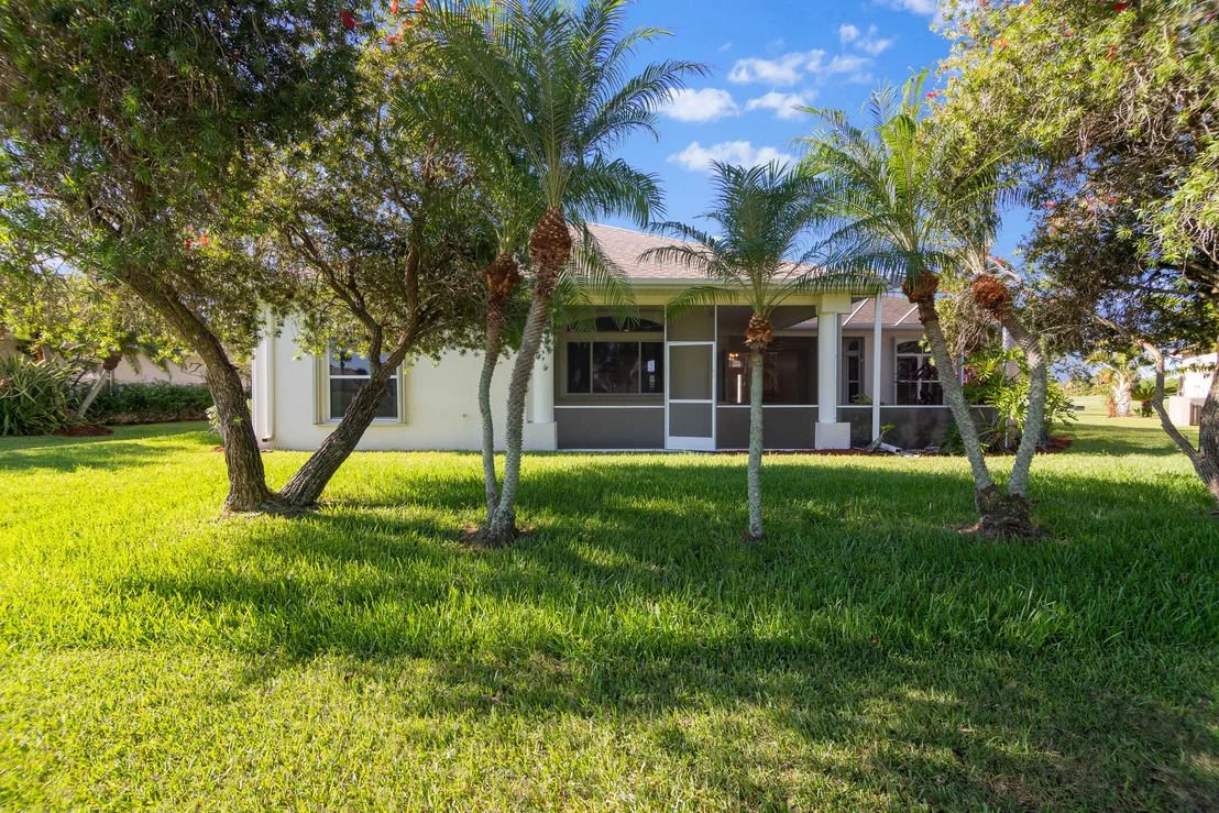 Photo of 2406 Golf Vista Boulevard