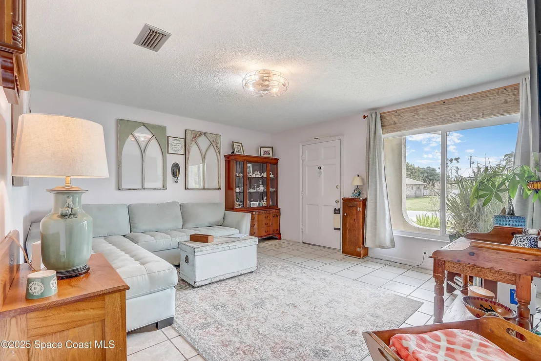 Photo of 711 Cayuga Avenue NE