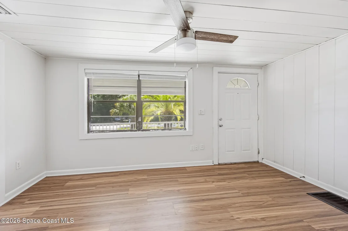 Photo of 355 Pine Avenue
