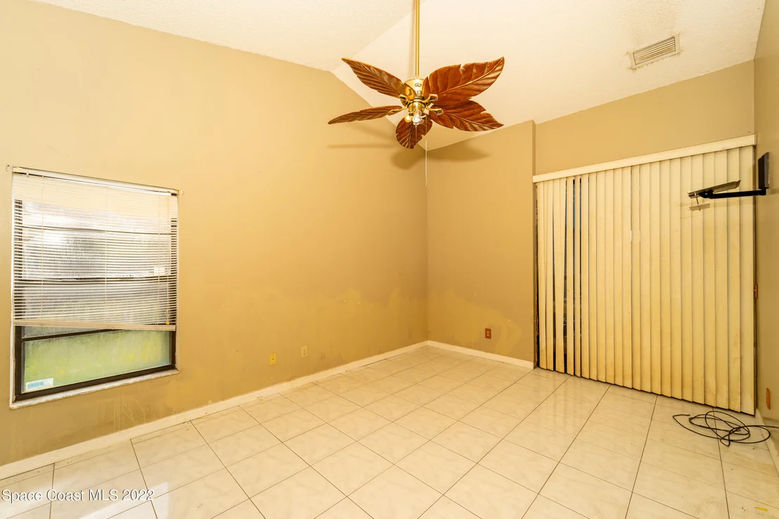 Photo of 5665 Graham Street