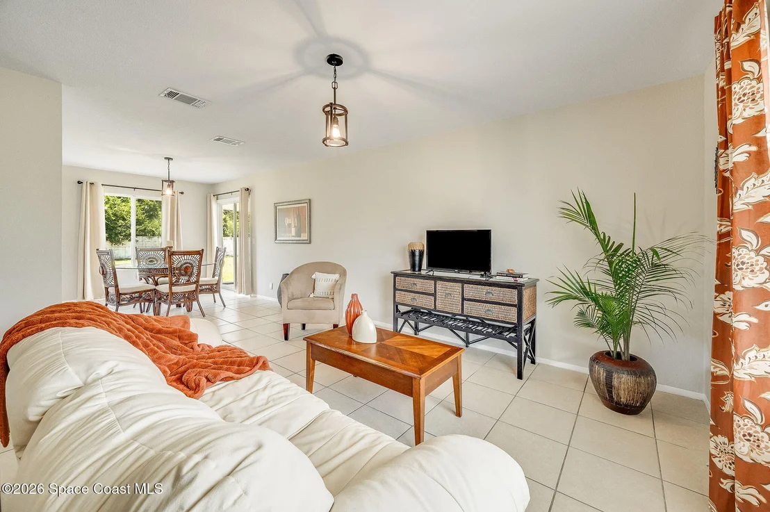 Photo of 730 Azure Avenue NE