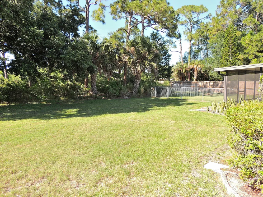 Photo of 1801 Laurel Oak Drive N