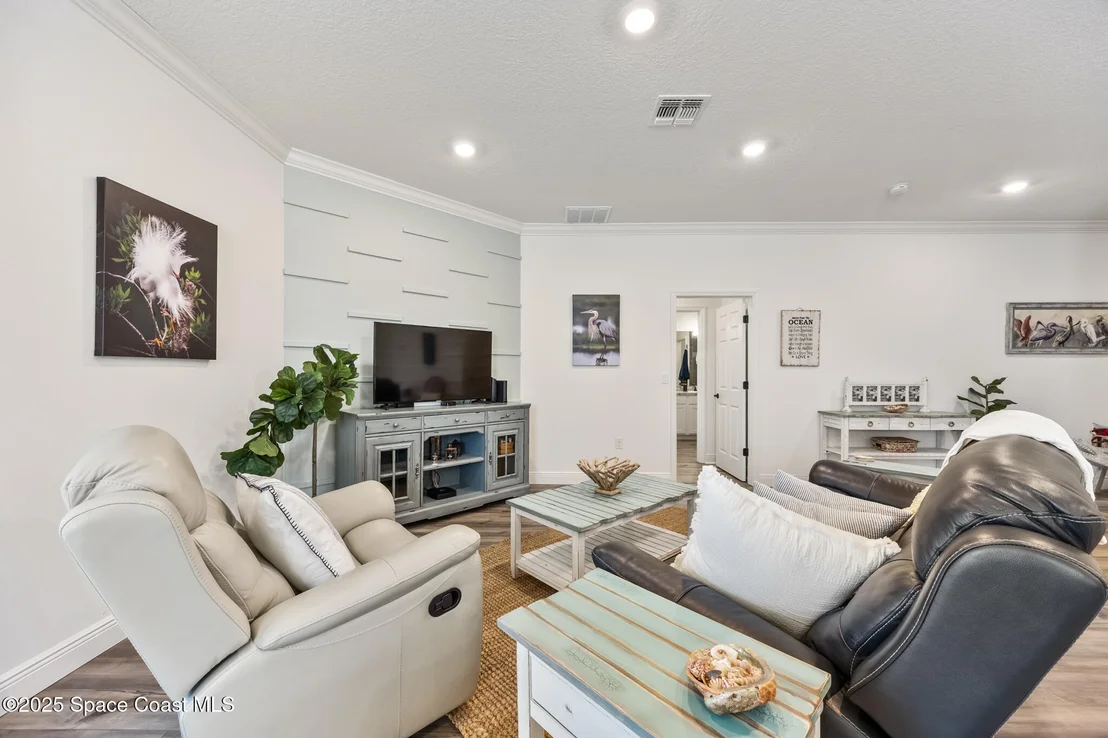 Photo of 880 Covington Court