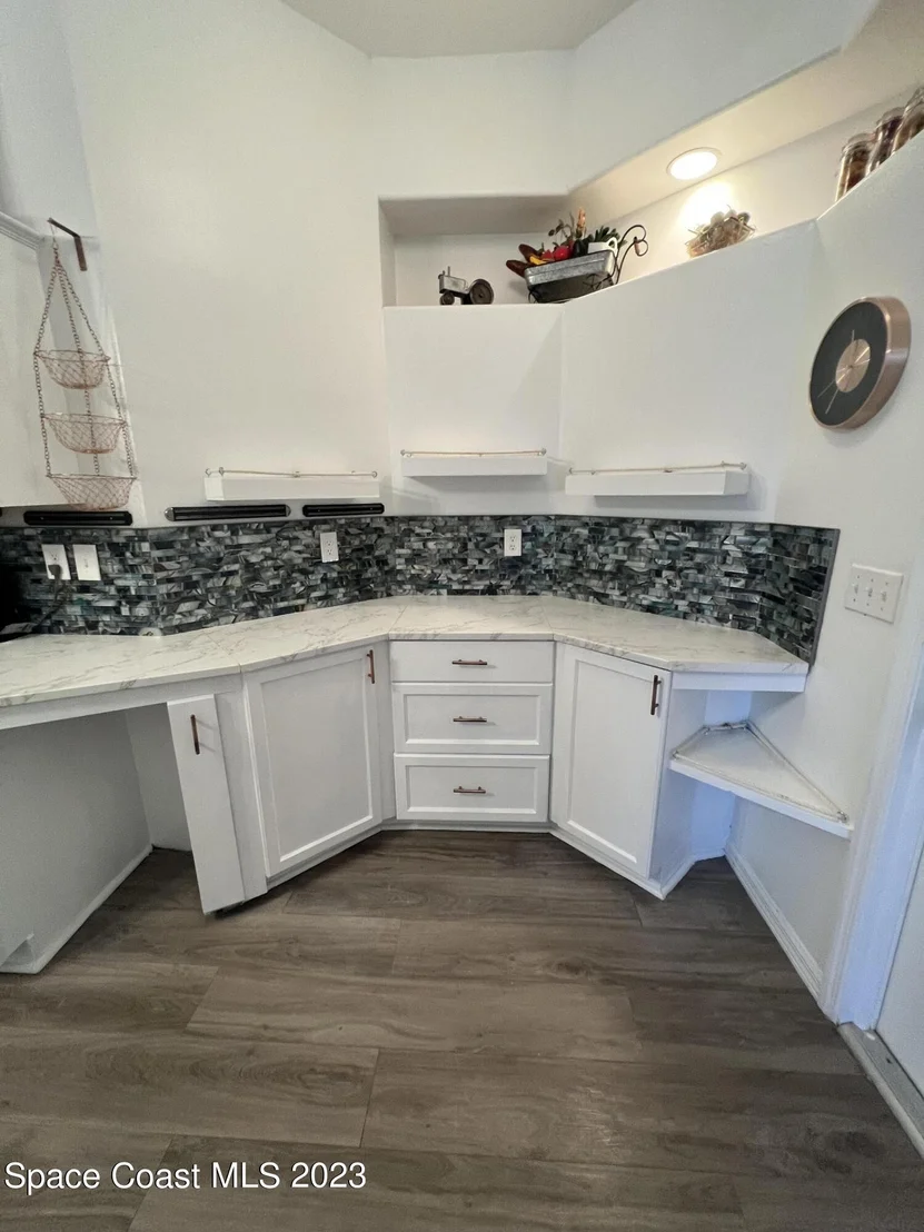Photo of 852 Villa Drive