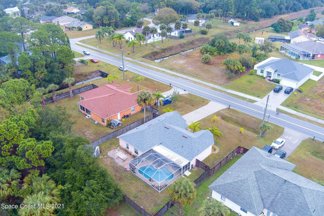 Photo of 1430 Eldron Boulevard SE