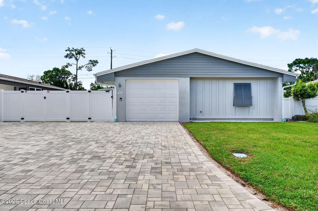 Photo of 414 Myrtlewood Road