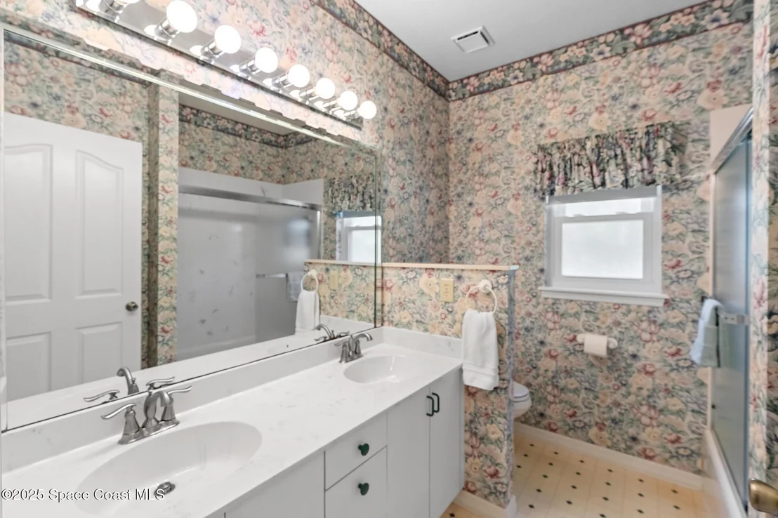 Photo of 1805 Laurel Oak Drive N