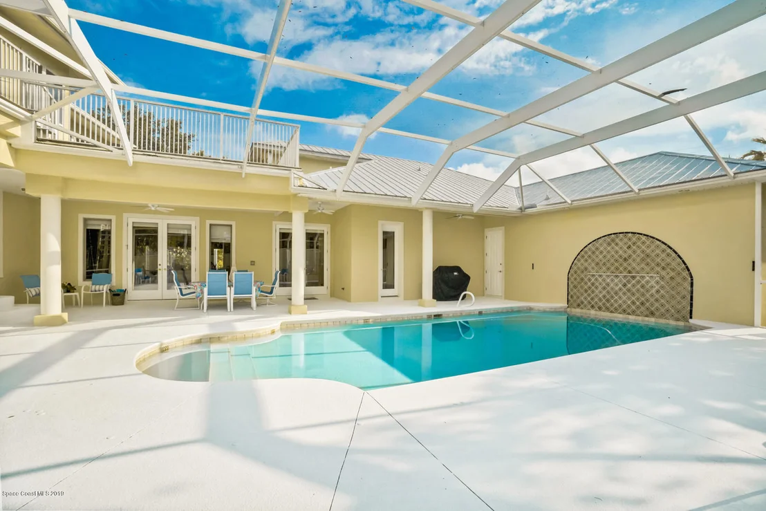 Photo of 865 N Indian River Drive N