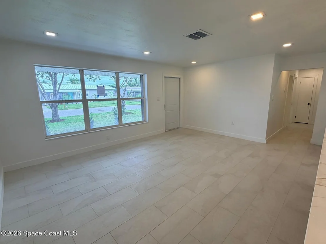 Photo of 205 Melaleuca Drive E