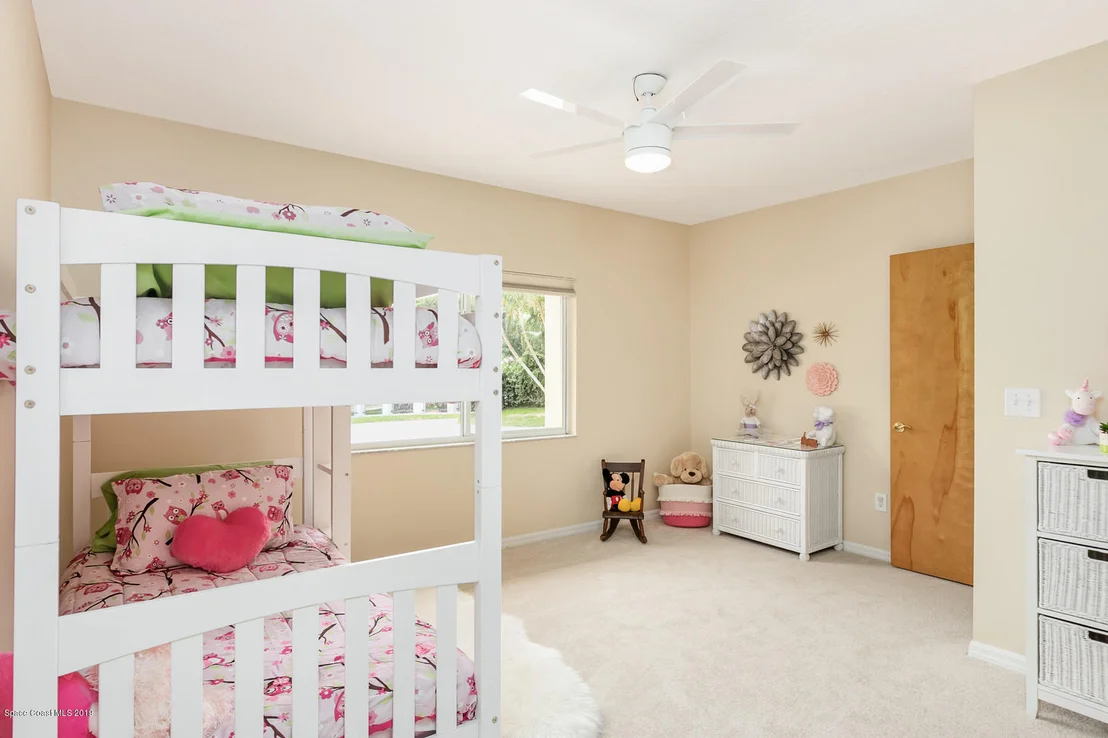 Photo of 865 N Indian River Drive N