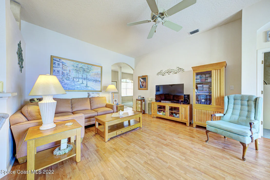 Photo of 5948 Newbury Circle